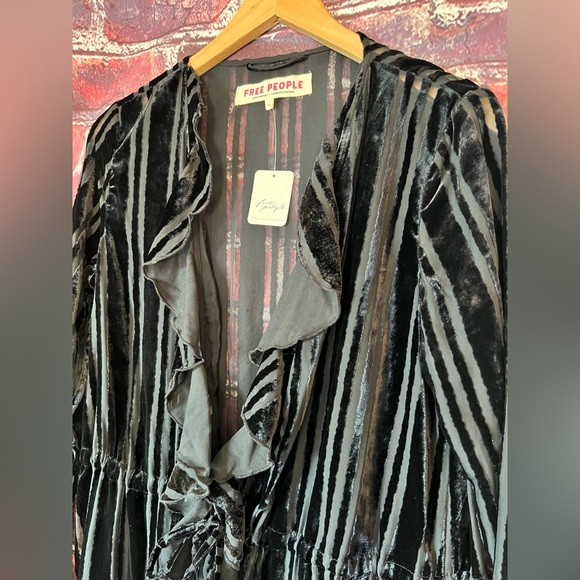 Free People Dolly Duster Velvet Ruffle Cardigan NWT - Picture 3 of 7